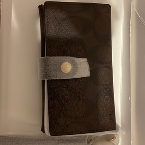 New Coach ladies wallet or phone clutch